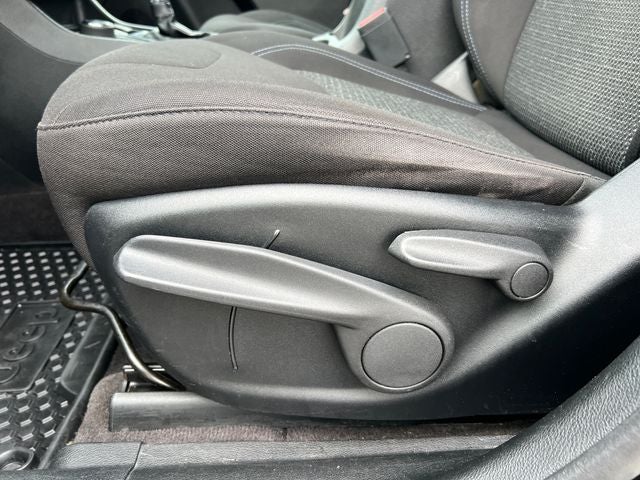 2019 Jeep Cherokee Sport