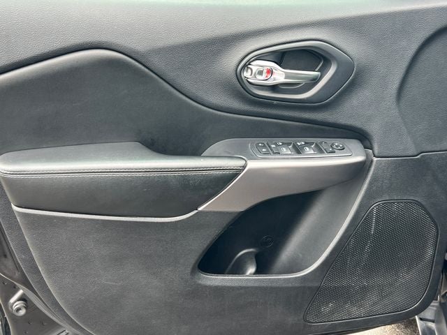 2019 Jeep Cherokee Sport