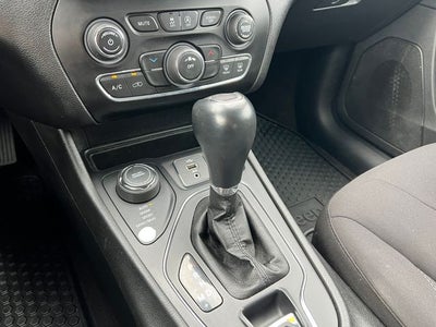 2019 Jeep Cherokee Sport