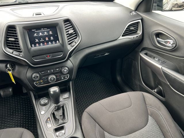 2019 Jeep Cherokee Sport