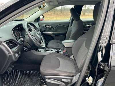 2019 Jeep Cherokee Sport