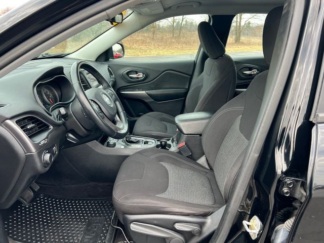 2019 Jeep Cherokee Sport