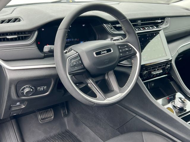 2023 Jeep Grand Cherokee Laredo 4x4