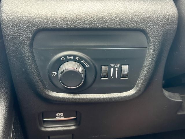 2023 Jeep Grand Cherokee Laredo 4x4