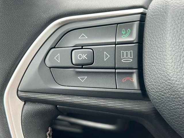 2023 Jeep Grand Cherokee Laredo 4x4