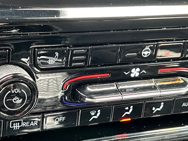 2023 Jeep Grand Cherokee Laredo 4x4