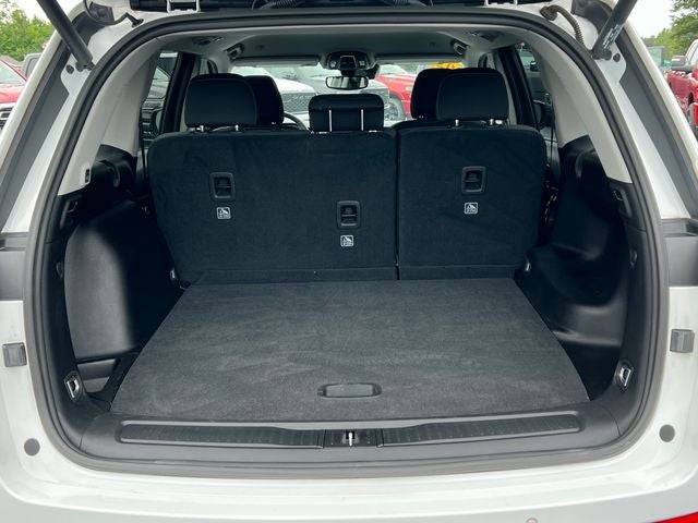 2023 Jeep Grand Cherokee Laredo 4x4