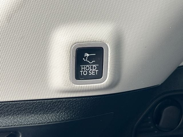 2023 Jeep Grand Cherokee Laredo 4x4