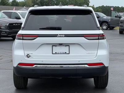 2023 Jeep Grand Cherokee Laredo 4x4