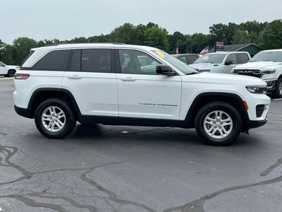 2023 Jeep Grand Cherokee Laredo 4x4