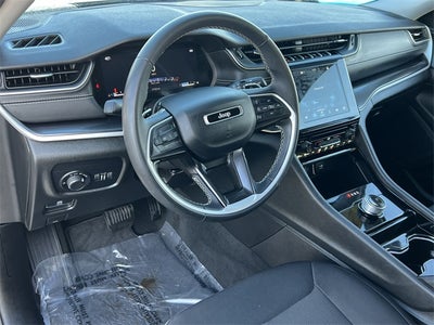 2023 Jeep Grand Cherokee Laredo 4x4