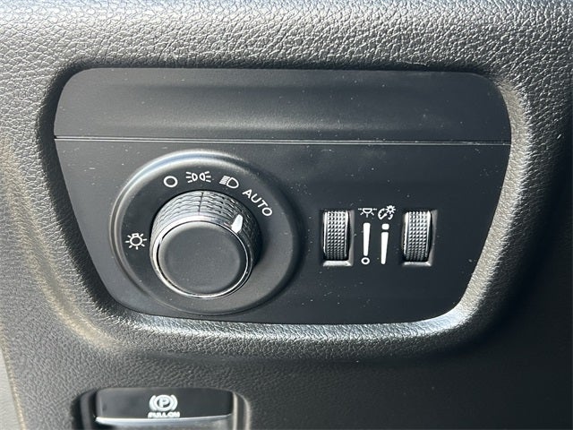 2023 Jeep Grand Cherokee Laredo 4x4