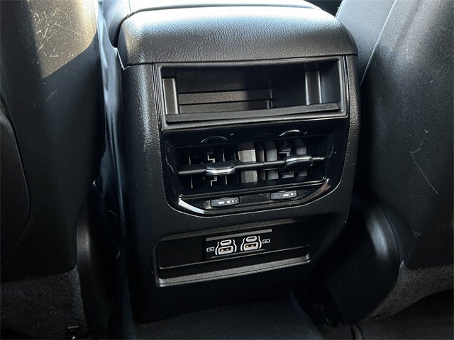 2023 Jeep Grand Cherokee Laredo 4x4