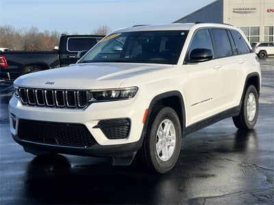2023 Jeep Grand Cherokee Laredo 4x4