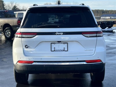 2023 Jeep Grand Cherokee Laredo 4x4