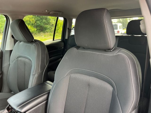 2023 Jeep Grand Cherokee Laredo 4x4
