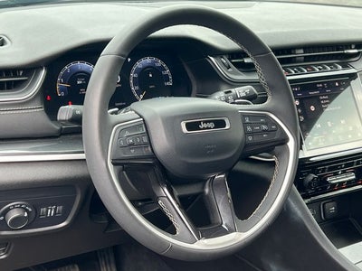 2023 Jeep Grand Cherokee Laredo 4x4