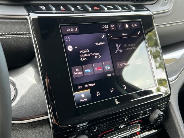 2023 Jeep Grand Cherokee Laredo 4x4