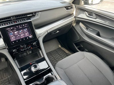 2023 Jeep Grand Cherokee Laredo 4x4