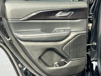 2023 Jeep Grand Cherokee Laredo 4x4