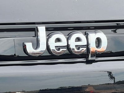 2023 Jeep Grand Cherokee Laredo 4x4