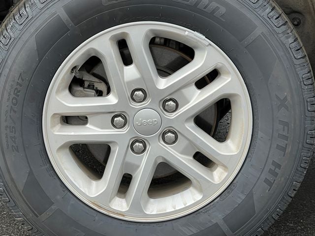 2023 Jeep Grand Cherokee Laredo 4x4