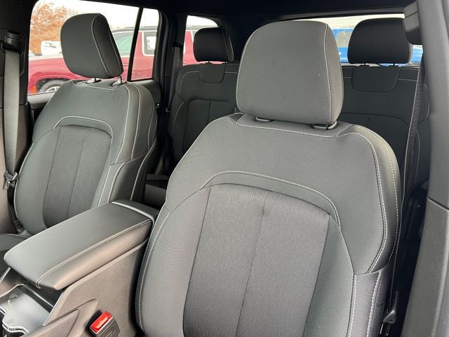 2026 Jeep Grand Cherokee GRAND CHEROKEE LAREDO X 4X4