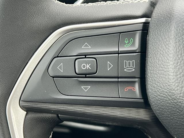 2026 Jeep Grand Cherokee GRAND CHEROKEE LAREDO X 4X4