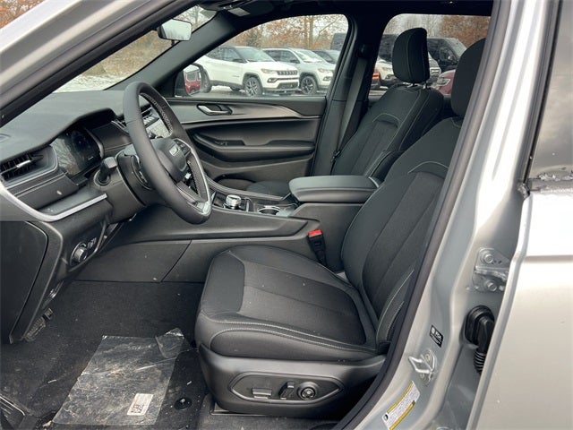 2026 Jeep Grand Cherokee GRAND CHEROKEE LAREDO X 4X4