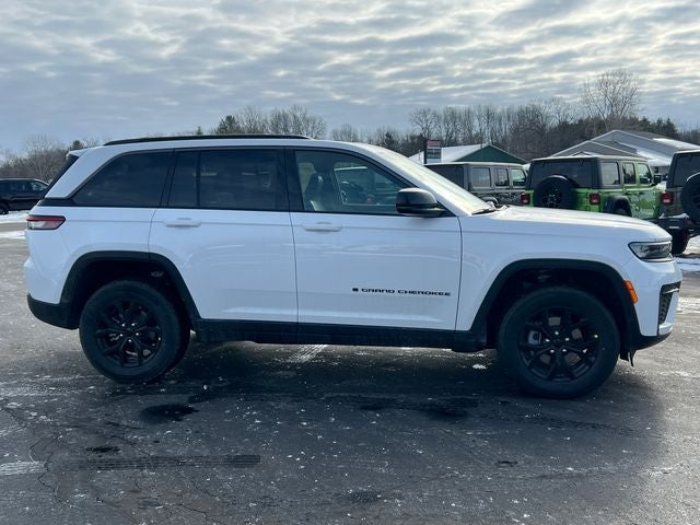 2026 Jeep Grand Cherokee GRAND CHEROKEE LAREDO ALTITUDE 4X4