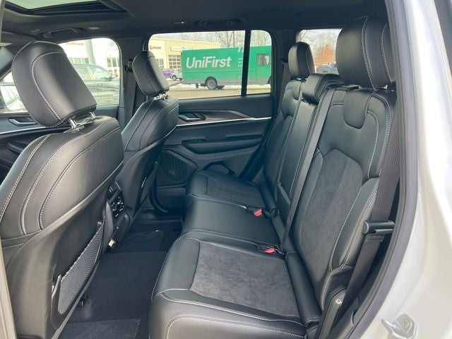 2026 Jeep Grand Cherokee GRAND CHEROKEE LAREDO ALTITUDE 4X4