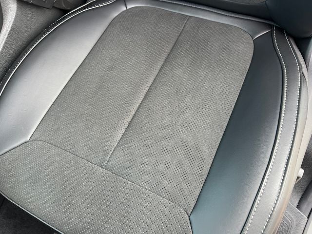 2027 Jeep Grand Cherokee Laredo Altitude