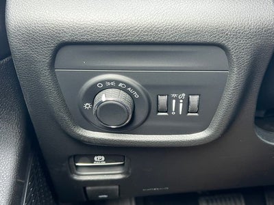 2027 Jeep Grand Cherokee Laredo Altitude