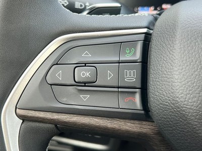 2027 Jeep Grand Cherokee Laredo Altitude