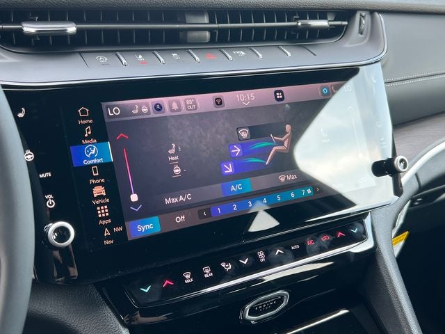 2027 Jeep Grand Cherokee Laredo Altitude