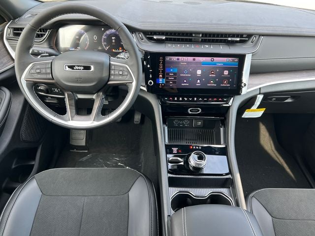 2027 Jeep Grand Cherokee Laredo Altitude