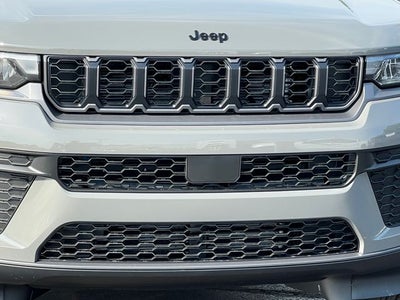 2027 Jeep Grand Cherokee Laredo Altitude