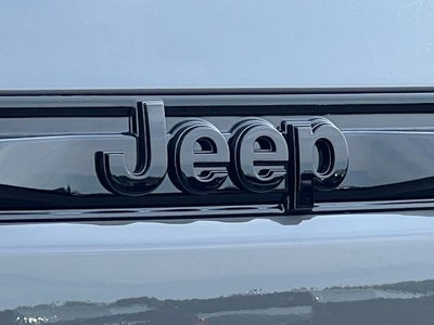 2027 Jeep Grand Cherokee Laredo Altitude