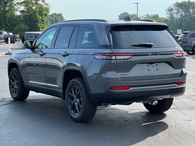 2027 Jeep Grand Cherokee Laredo Altitude