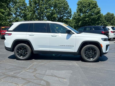 2026 Jeep Grand Cherokee GRAND CHEROKEE LAREDO ALTITUDE 4X4