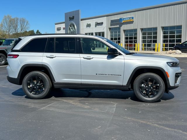 2026 Jeep Grand Cherokee GRAND CHEROKEE LAREDO ALTITUDE 4X4
