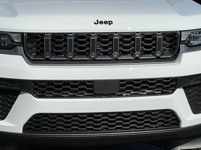 2027 Jeep Grand Cherokee GRAND CHEROKEE LAREDO ALTITUDE 4X4