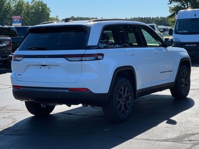 2027 Jeep Grand Cherokee GRAND CHEROKEE LAREDO ALTITUDE 4X4