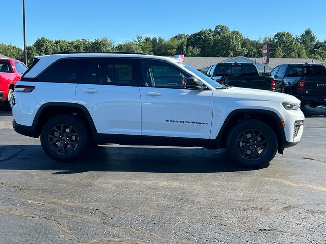 2027 Jeep Grand Cherokee GRAND CHEROKEE LAREDO ALTITUDE 4X4