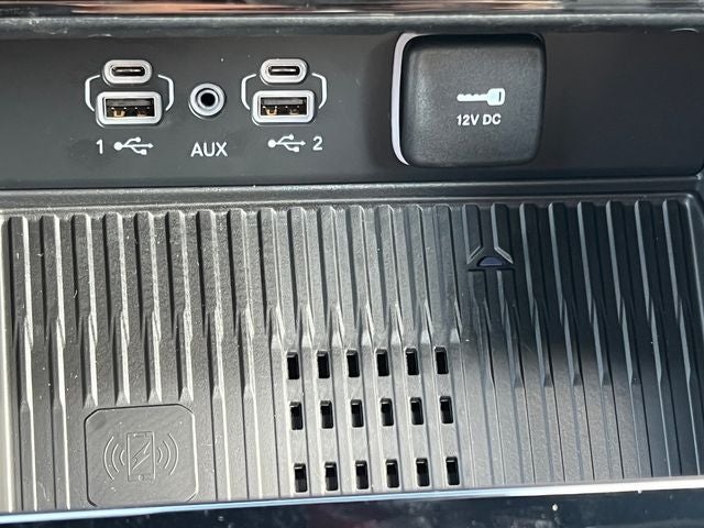 2027 Jeep Grand Cherokee Laredo Altitude