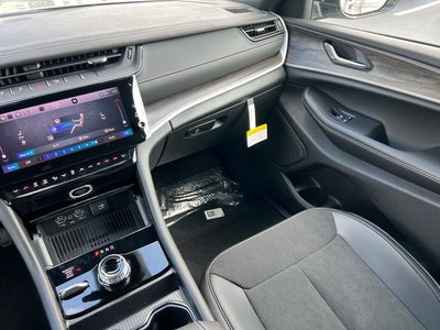 2027 Jeep Grand Cherokee Laredo Altitude