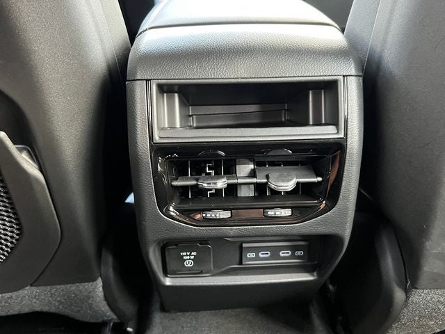 2027 Jeep Grand Cherokee Laredo Altitude