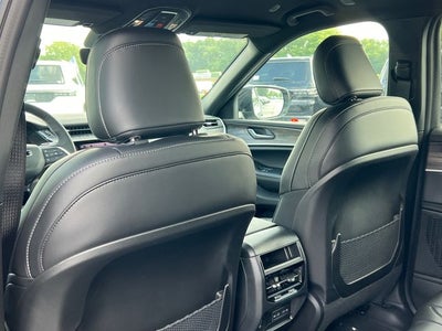 2027 Jeep Grand Cherokee Laredo Altitude
