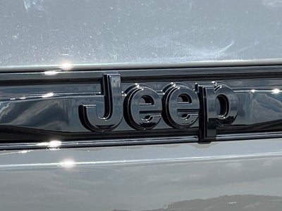2027 Jeep Grand Cherokee Laredo Altitude