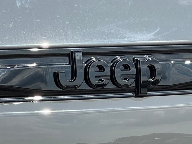 2027 Jeep Grand Cherokee Laredo Altitude